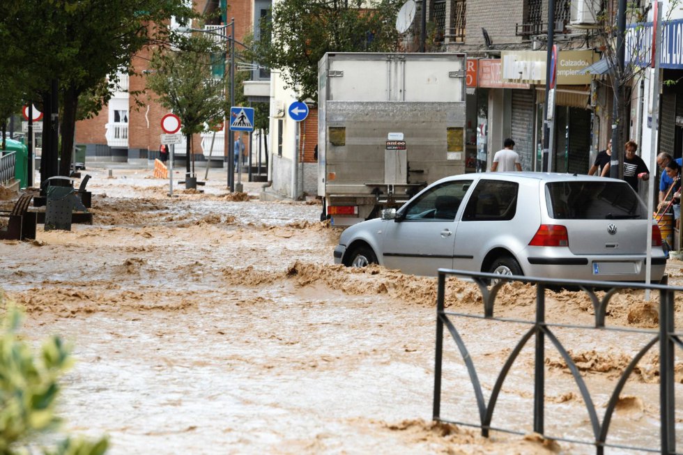Una calle inundada de Arganda. Una calle inundada de Arganda.