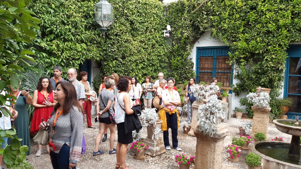 El Palacio de Viana ha recibido a los congresistas del Encuentro de la Sabiduría y el Conocimiento. El Palacio de Viana ha recibido a los congresistas del Encuentro de la Sabiduría y el Conocimiento.