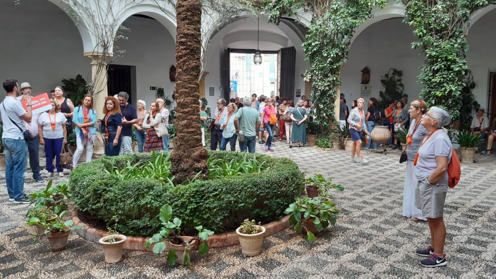 El Palacio de Viana ha recibido a los congresistas del Encuentro de la Sabiduría y el Conocimiento. El Palacio de Viana ha recibido a los congresistas del Encuentro de la Sabiduría y el Conocimiento.