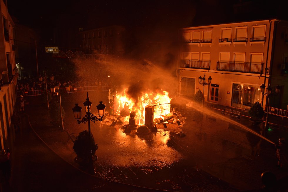 FOTOGALERÍA | Procesión y cremà Fallas de Elda FOTOGALERÍA | Procesión y cremà Fallas de Elda
