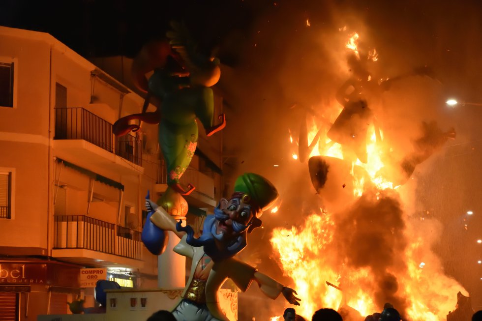 FOTOGALERÍA | Procesión y cremà Fallas de Elda FOTOGALERÍA | Procesión y cremà Fallas de Elda