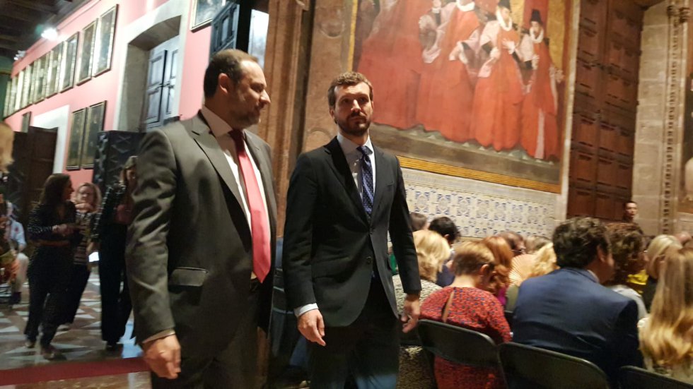 El ministro de Fomento en funciones, José Luis Ábalos, y el líder del Partido Popular, Pablo Casado, se han desplazado a València este 9 d'Octubre El ministro de Fomento en funciones, José Luis Ábalos, y el líder del Partido Popular, Pablo Casado, se han desplazado a València este 9 d'Octubre