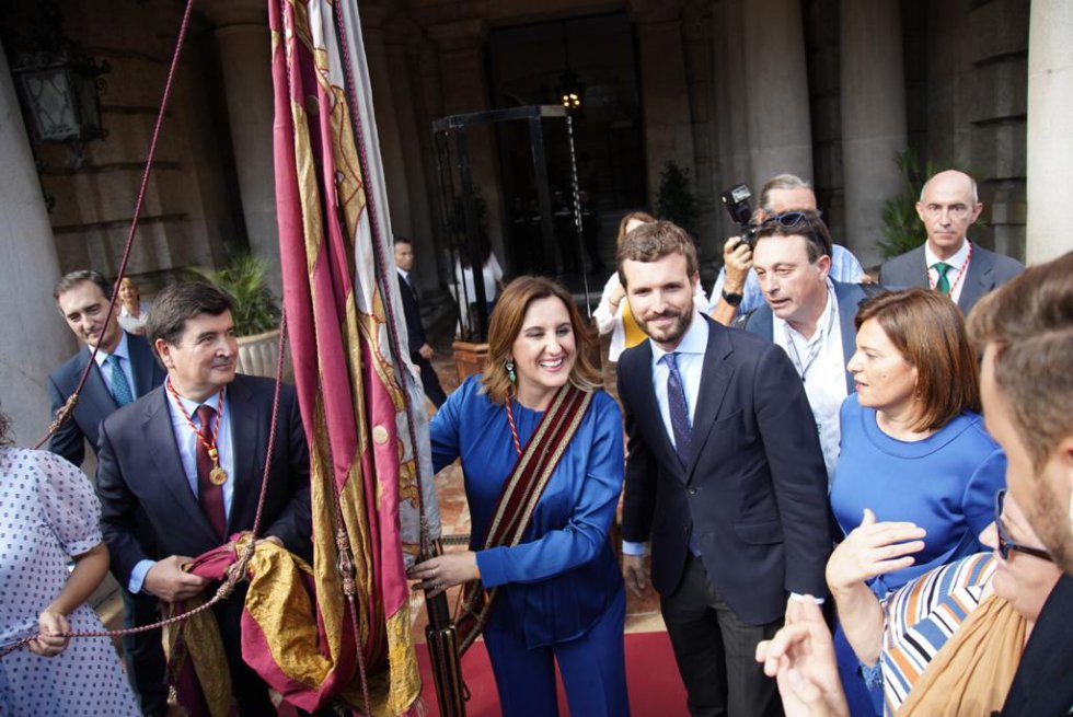El líder del Partido Popular, Pablo Casado, ha acompañado a María José Catalá durante la procesión por las calles de València El líder del Partido Popular, Pablo Casado, ha acompañado a María José Catalá durante la procesión por las calles de València