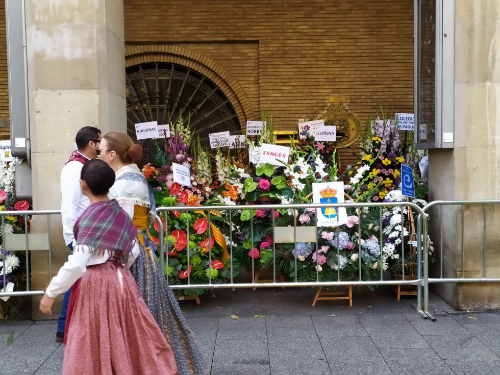 Países, pueblos y todo tipo de organizaciones participan en la Ofrenda Países, pueblos y todo tipo de organizaciones participan en la Ofrenda
