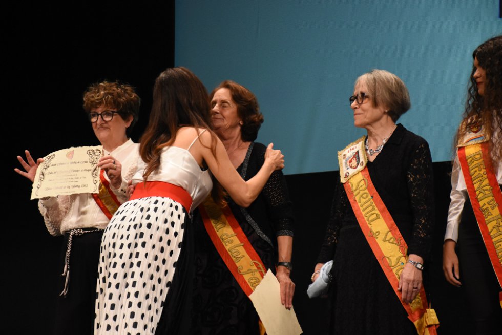 FOTOGALERÍA| Homenaje a las Falleras y presidentes de la fiesta del fuego de Elda, en su 90 aniversario FOTOGALERÍA| Homenaje a las Falleras y presidentes de la fiesta del fuego de Elda, en su 90 aniversario
