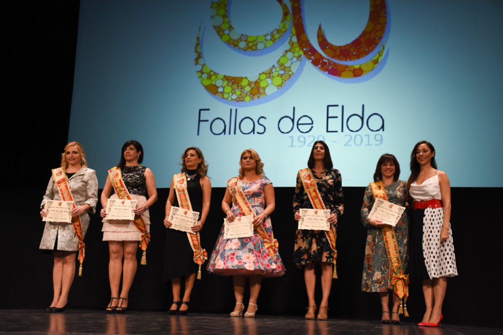 FOTOGALERÍA| Homenaje a las Falleras y presidentes de la fiesta del fuego de Elda, en su 90 aniversario FOTOGALERÍA| Homenaje a las Falleras y presidentes de la fiesta del fuego de Elda, en su 90 aniversario