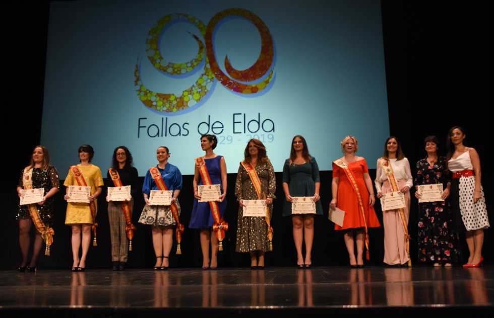 FOTOGALERÍA| Homenaje a las Falleras y presidentes de la fiesta del fuego de Elda, en su 90 aniversario FOTOGALERÍA| Homenaje a las Falleras y presidentes de la fiesta del fuego de Elda, en su 90 aniversario