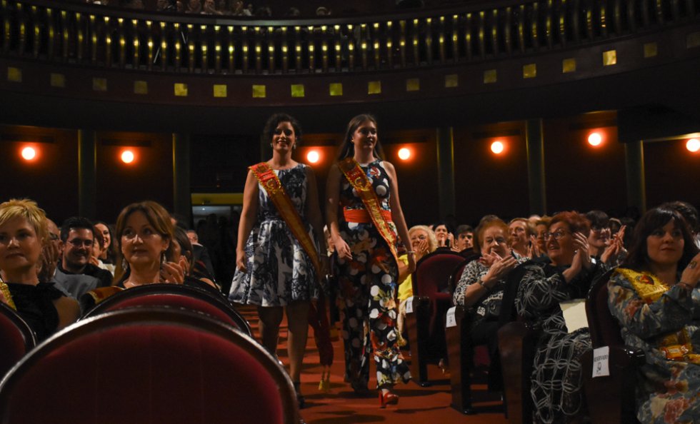 FOTOGALERÍA| Homenaje a las Falleras y presidentes de la fiesta del fuego de Elda, en su 90 aniversario FOTOGALERÍA| Homenaje a las Falleras y presidentes de la fiesta del fuego de Elda, en su 90 aniversario