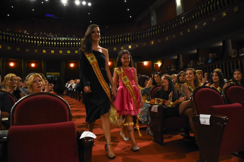 FOTOGALERÍA| Homenaje a las Falleras y presidentes de la fiesta del fuego de Elda, en su 90 aniversario FOTOGALERÍA| Homenaje a las Falleras y presidentes de la fiesta del fuego de Elda, en su 90 aniversario