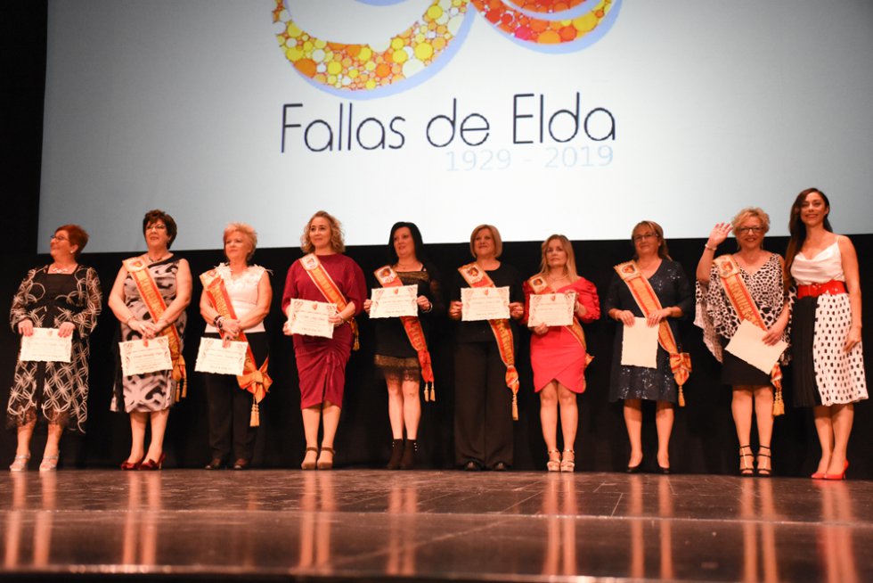 FOTOGALERÍA| Homenaje a las Falleras y presidentes de la fiesta del fuego de Elda, en su 90 aniversario FOTOGALERÍA| Homenaje a las Falleras y presidentes de la fiesta del fuego de Elda, en su 90 aniversario