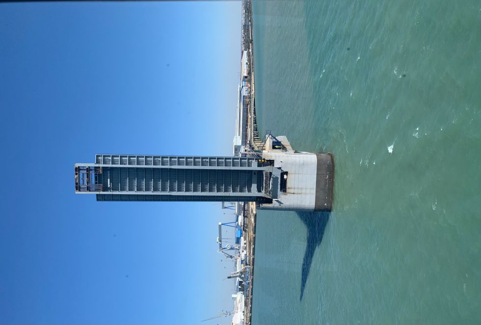 El semitramo de Puerto Real, visto desde Puerto Real, completamente levantado El semitramo de Puerto Real, visto desde Puerto Real, completamente levantado