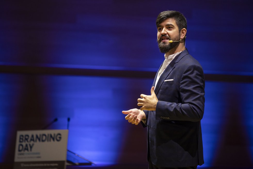 Manu Sánchez: "Yo nunca empujaría a nadie a emprender, lo mismo que tampoco empujaría a nadie hacer puenting. Además, haciendo puenting hay más posibilidades de que todo salga bien" Manu Sánchez: "Yo nunca empujaría a nadie a emprender, lo mismo que tampoco empujaría a nadie hacer puenting. Además, haciendo puenting hay más posibilidades de que todo salga bien"