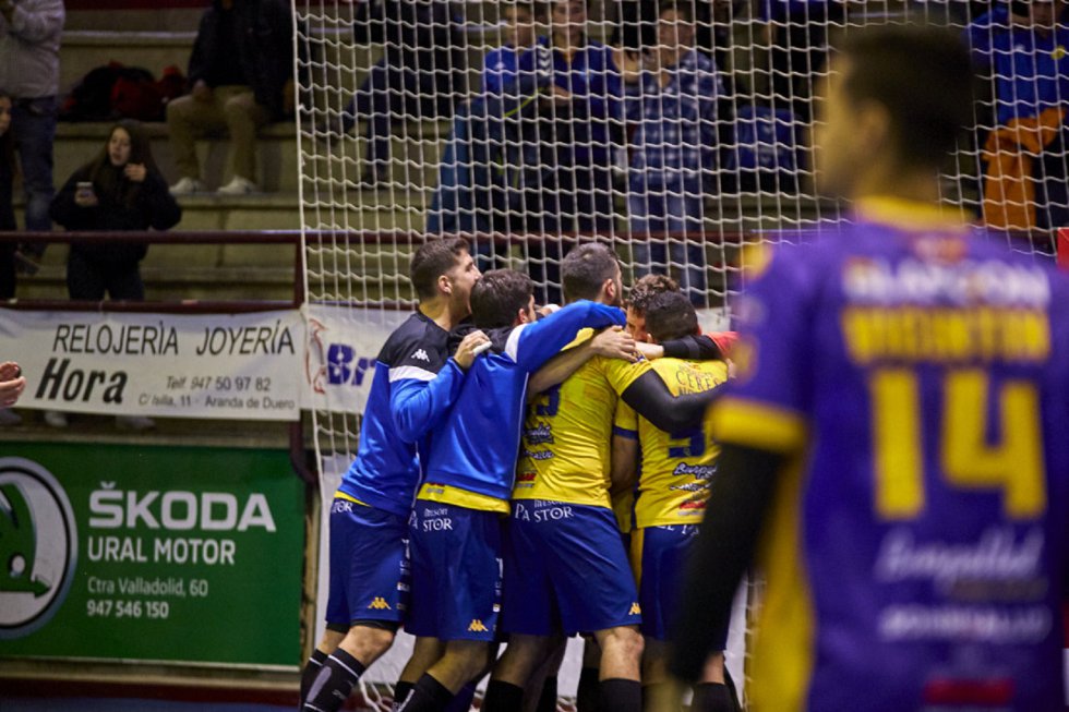 Imágenes del triunfo del BlasGón y Bodegas Ceres ante Alcobendas en el Príncipe de Asturias Imágenes del triunfo del BlasGón y Bodegas Ceres ante Alcobendas en el Príncipe de Asturias