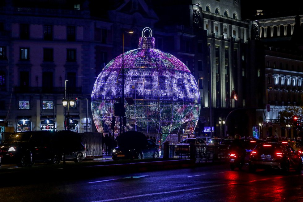 Una calle del centro de Madrid con las luces de navidad tras su encendido, en Madrid a 22 de noviembre de 2019 Una calle del centro de Madrid con las luces de navidad tras su encendido, en Madrid a 22 de noviembre de 2019