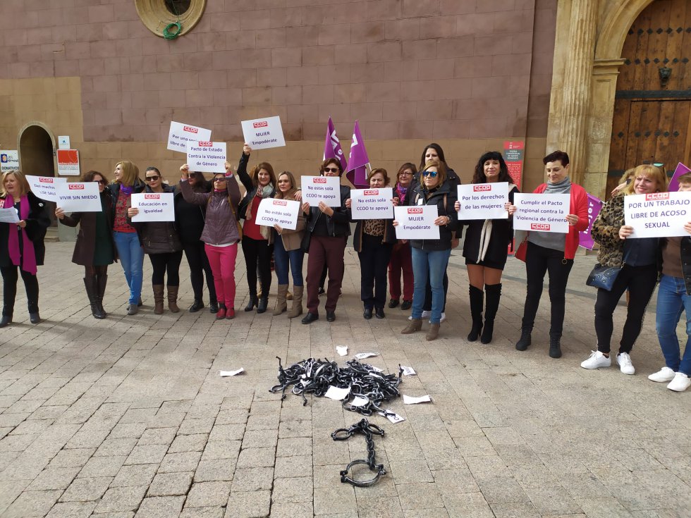 Mujeres de CC.OO. reclaman avances en el Pacto de Estado contra la violencia de Género Mujeres de CC.OO. reclaman avances en el Pacto de Estado contra la violencia de Género