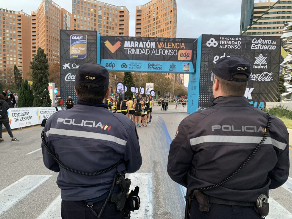 El Ayuntamiento de València y la Delegación del Gobierno en la Comunitat han desplegado un amplio dispositivo de seguridad para garantizar el orden durante la competición El Ayuntamiento de València y la Delegación del Gobierno en la Comunitat han desplegado un amplio dispositivo de seguridad para garantizar el orden durante la competición