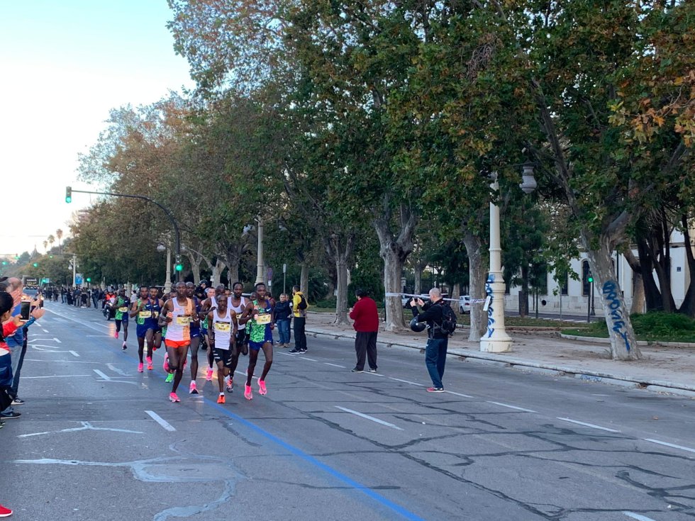 Más de 25.000 corredores se han inscrito en esta carrera que ha recorrido las calles de València Más de 25.000 corredores se han inscrito en esta carrera que ha recorrido las calles de València