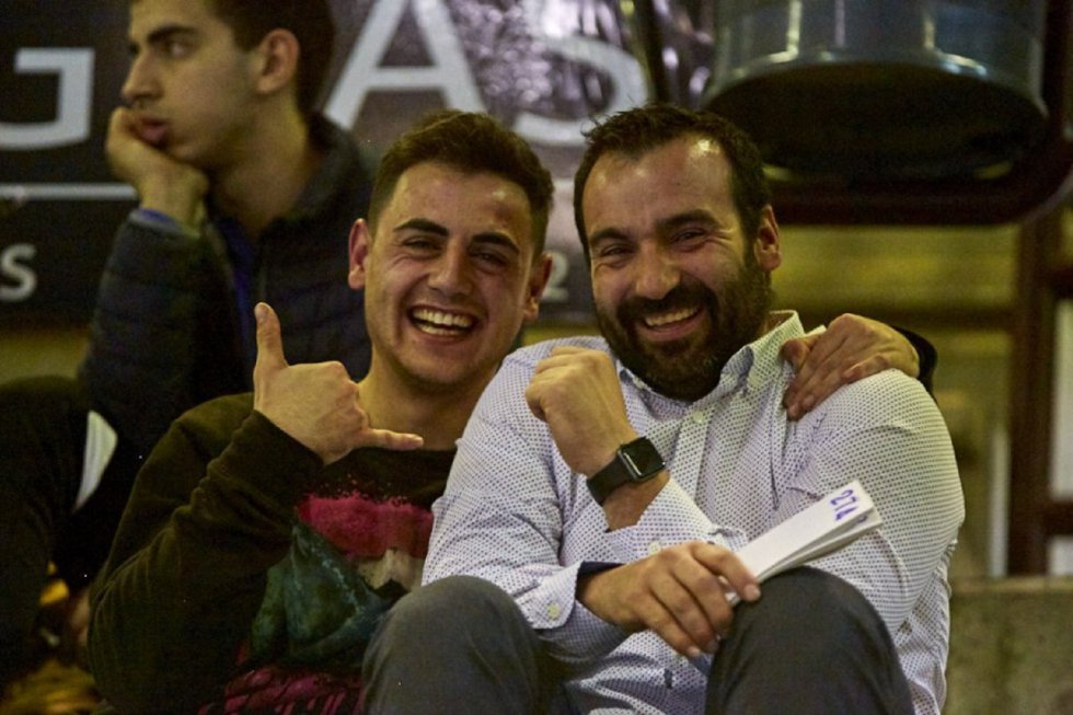 El triunfo del BlasGón y Bodegas Ceres frente a Novás (26-22) dejó instantáneas como estas en el Príncipe de Asturias. El triunfo del BlasGón y Bodegas Ceres frente a Novás (26-22) dejó instantáneas como estas en el Príncipe de Asturias.