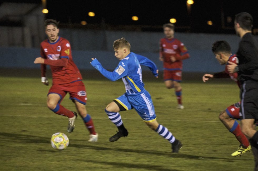 El empate de la Arandina ante el Numancia B (0-0) dejó instantáneas como éstas en El Montecillo. El empate de la Arandina ante el Numancia B (0-0) dejó instantáneas como éstas en El Montecillo.