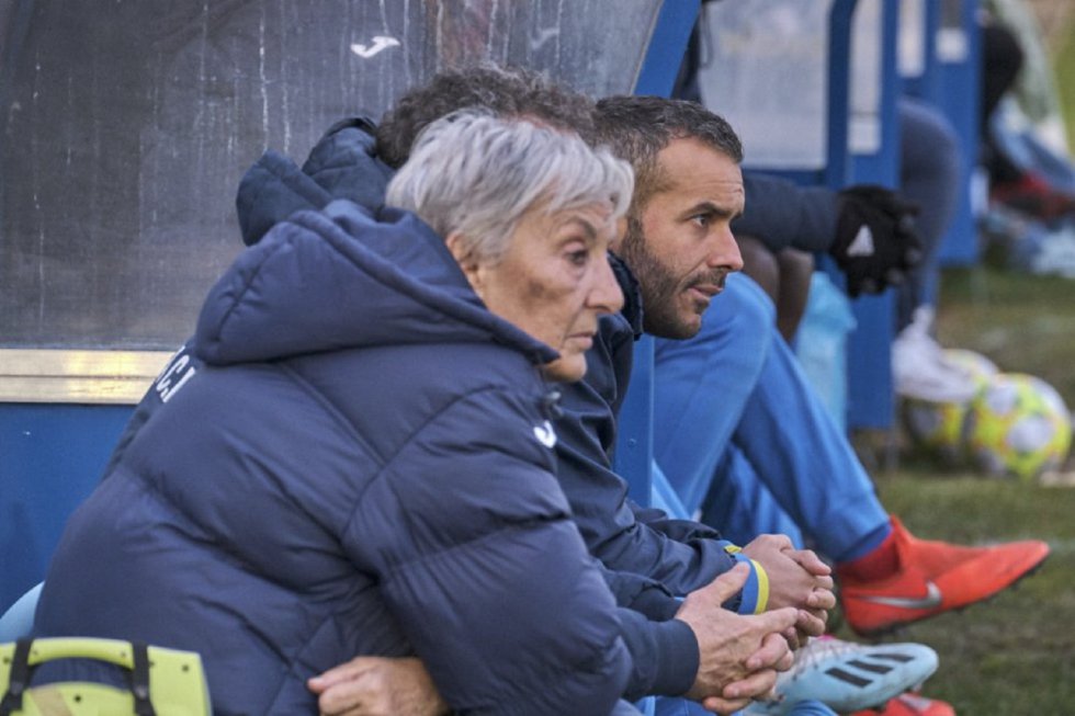 El empate de la Arandina ante el Numancia B (0-0) dejó instantáneas como éstas en El Montecillo. El empate de la Arandina ante el Numancia B (0-0) dejó instantáneas como éstas en El Montecillo.