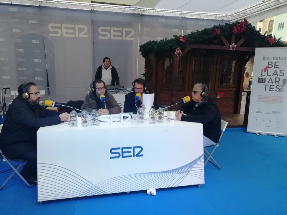 Hablando de Literatura y Bellas Artes con Antonio Parra, Francisco Marín y Salvador Torres. Hablando de Literatura y Bellas Artes con Antonio Parra, Francisco Marín y Salvador Torres.