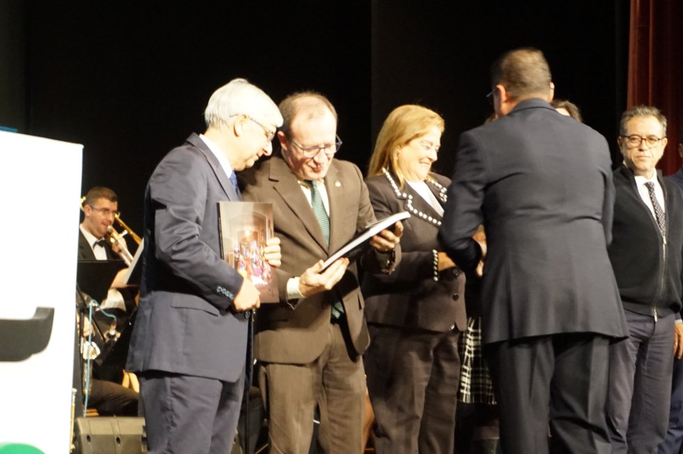 Elda clausura el 75 aniversario de los Moros y Cristianos Elda clausura el 75 aniversario de los Moros y Cristianos