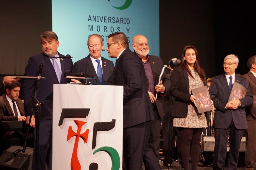 Elda clausura el 75 aniversario de los Moros y Cristianos Elda clausura el 75 aniversario de los Moros y Cristianos