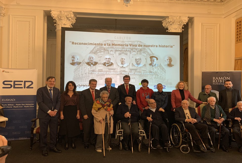 El homenaje a los combatientes en imágenes El homenaje a los combatientes en imágenes