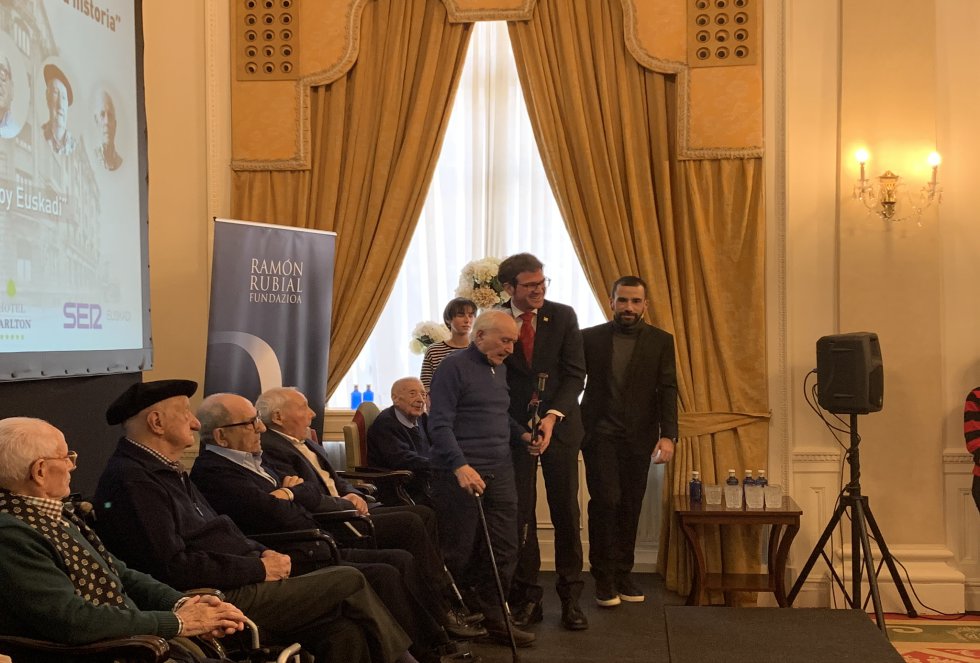 El homenaje a los combatientes en imágenes El homenaje a los combatientes en imágenes