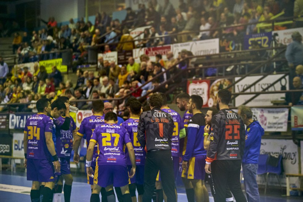 Las imágenes del triunfo del BlasGón y Bodegas Ceres ante CajaSur (30-25) en el Príncipe de Asturias. Las imágenes del triunfo del BlasGón y Bodegas Ceres ante CajaSur (30-25) en el Príncipe de Asturias.