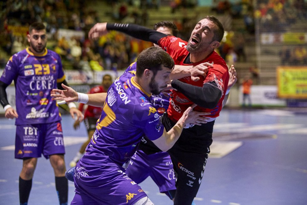 Las imágenes del triunfo del BlasGón y Bodegas Ceres ante CajaSur (30-25) en el Príncipe de Asturias. Las imágenes del triunfo del BlasGón y Bodegas Ceres ante CajaSur (30-25) en el Príncipe de Asturias.