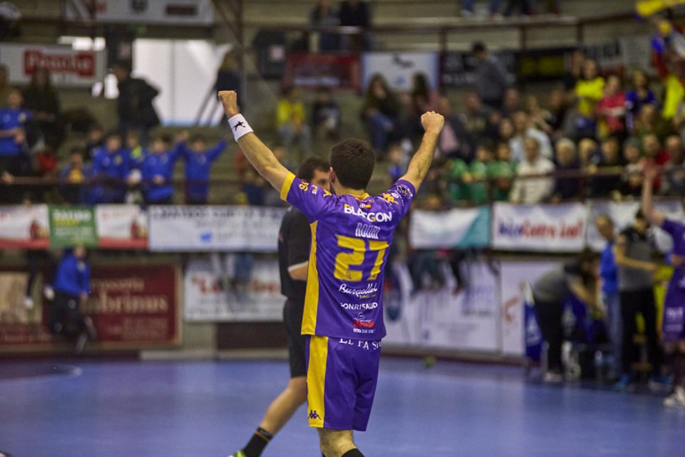 Las imágenes del triunfo del BlasGón y Bodegas Ceres ante CajaSur (30-25) en el Príncipe de Asturias. Las imágenes del triunfo del BlasGón y Bodegas Ceres ante CajaSur (30-25) en el Príncipe de Asturias.
