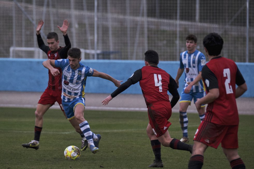 Las imágenes que dejó el triunfo de la Arandina en el derbi provincial ante el filial del Mirandés. Las imágenes que dejó el triunfo de la Arandina en el derbi provincial ante el filial del Mirandés.