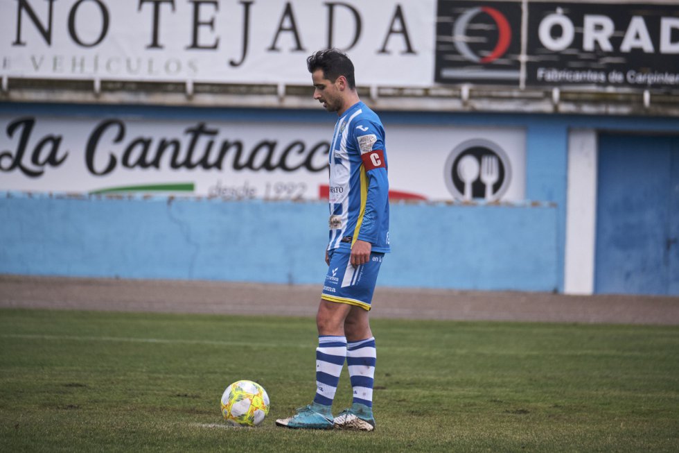 Las imágenes que dejó el triunfo de la Arandina en el derbi provincial ante el filial del Mirandés. Las imágenes que dejó el triunfo de la Arandina en el derbi provincial ante el filial del Mirandés.