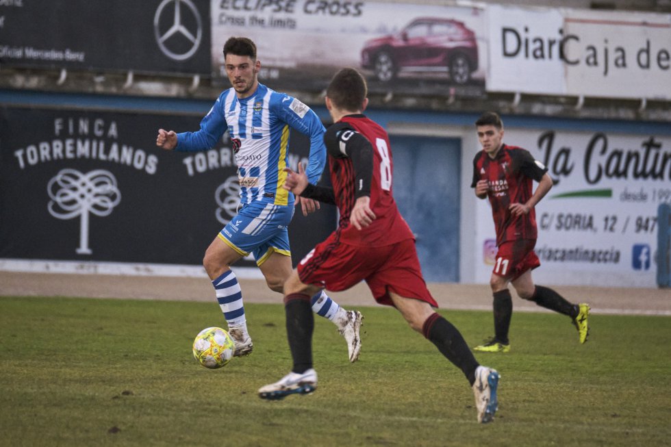 Las imágenes que dejó el triunfo de la Arandina en el derbi provincial ante el filial del Mirandés. Las imágenes que dejó el triunfo de la Arandina en el derbi provincial ante el filial del Mirandés.