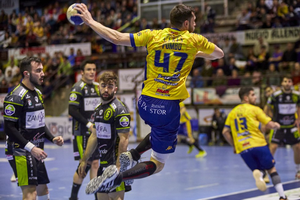 Las imágenes de la victoria del Villa de Aranda ante Zamora en el derbi regional en el Príncipe de Asturias. Las imágenes de la victoria del Villa de Aranda ante Zamora en el derbi regional en el Príncipe de Asturias.