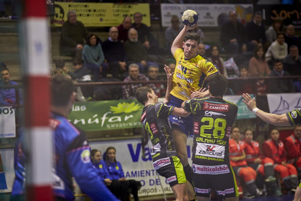 Las imágenes de la victoria del Villa de Aranda ante Zamora en el derbi regional en el Príncipe de Asturias. Las imágenes de la victoria del Villa de Aranda ante Zamora en el derbi regional en el Príncipe de Asturias.