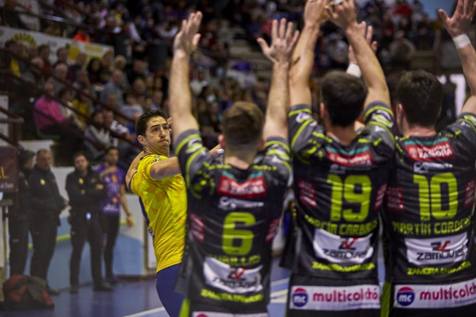 Las imágenes de la victoria del Villa de Aranda ante Zamora en el derbi regional en el Príncipe de Asturias. Las imágenes de la victoria del Villa de Aranda ante Zamora en el derbi regional en el Príncipe de Asturias.