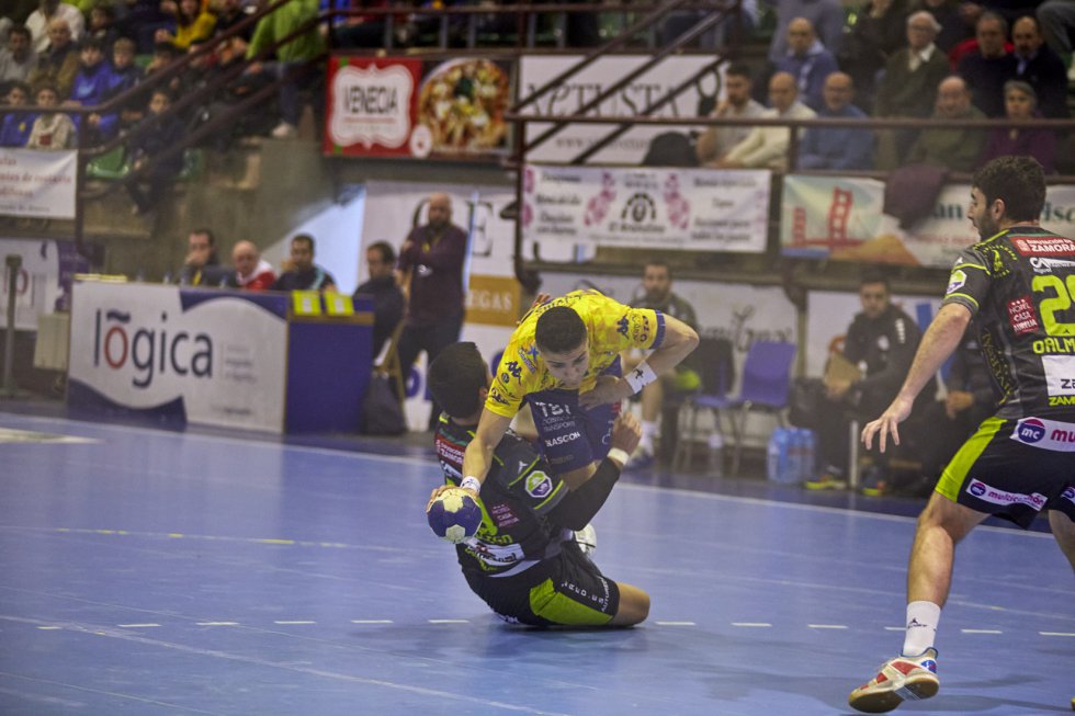 Las imágenes de la victoria del Villa de Aranda ante Zamora en el derbi regional en el Príncipe de Asturias. Las imágenes de la victoria del Villa de Aranda ante Zamora en el derbi regional en el Príncipe de Asturias.