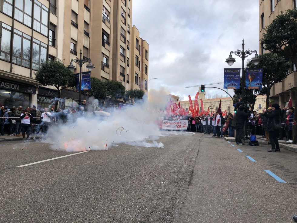 La multitudinaria marcha ha recorrido el centro de León La multitudinaria marcha ha recorrido el centro de León