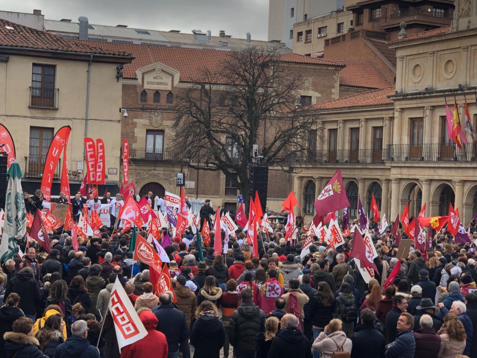 Los sindicatos fueron muy críticos con las administraciones y el abandono al que han sometido durante décadas a la provincia Los sindicatos fueron muy críticos con las administraciones y el abandono al que han sometido durante décadas a la provincia