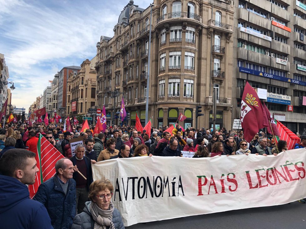 Fueron numerosas las pancartas pidiendo una autonomía propia Fueron numerosas las pancartas pidiendo una autonomía propia