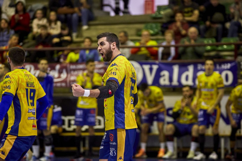Las imágenes del último triunfo amarillo en el Príncipe de Asturias, ante Palma del Río (29-21) Las imágenes del último triunfo amarillo en el Príncipe de Asturias, ante Palma del Río (29-21)