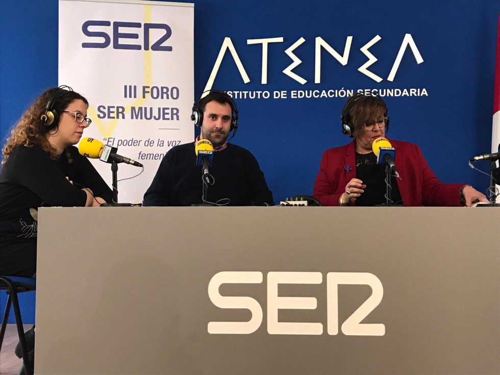 Especial 'Hoy por Hoy CLM' por la lucha de la igualdad, desde los pupitres del IES Atenea Especial 'Hoy por Hoy CLM' por la lucha de la igualdad, desde los pupitres del IES Atenea
