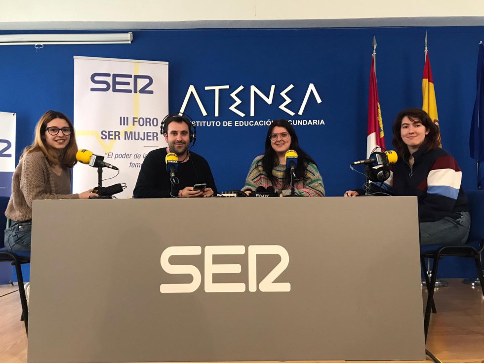 Especial 'Hoy por Hoy CLM' por la lucha de la igualdad, desde los pupitres del IES Atenea Especial 'Hoy por Hoy CLM' por la lucha de la igualdad, desde los pupitres del IES Atenea
