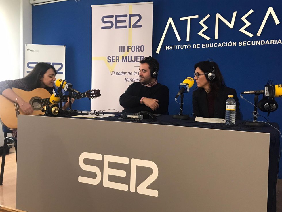 Especial 'Hoy por Hoy CLM' por la lucha por la igualdad, desde los pupitres del IES Atenea Especial 'Hoy por Hoy CLM' por la lucha por la igualdad, desde los pupitres del IES Atenea