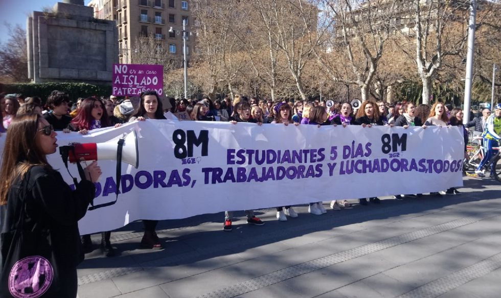 Cabecera de la manifestación estudiantil matinal en Zaragoza. Cabecera de la manifestación estudiantil matinal en Zaragoza.