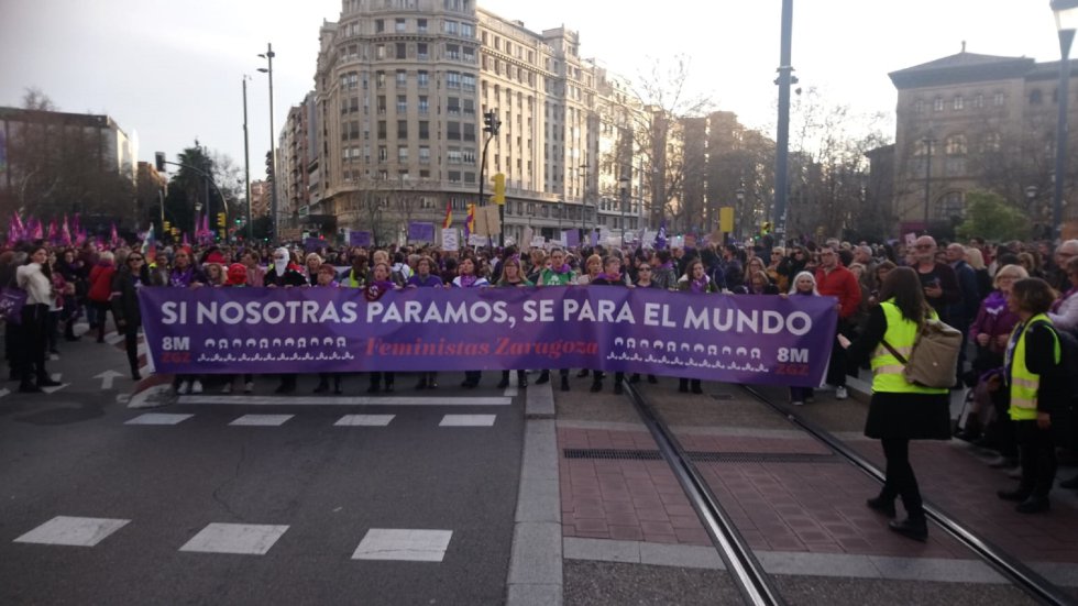 Imágenes de las manifestaciones que recorren Aragón este domingo por la tarde. Imágenes de las manifestaciones que recorren Aragón este domingo por la tarde.