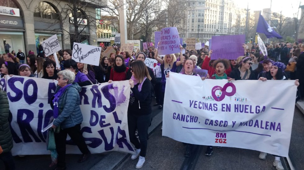 Imágenes de las manifestaciones que recorren Aragón este domingo por la tarde. Imágenes de las manifestaciones que recorren Aragón este domingo por la tarde.