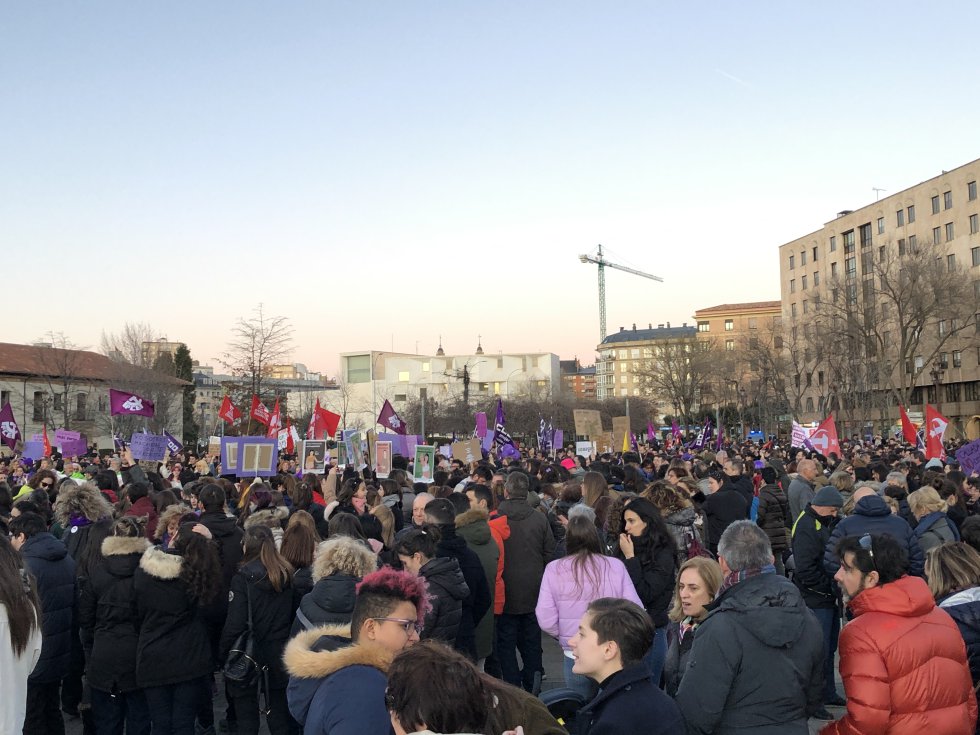 León se tiñe de violeta con más de 12.000 personas reivindicando igualdad León se tiñe de violeta con más de 12.000 personas reivindicando igualdad